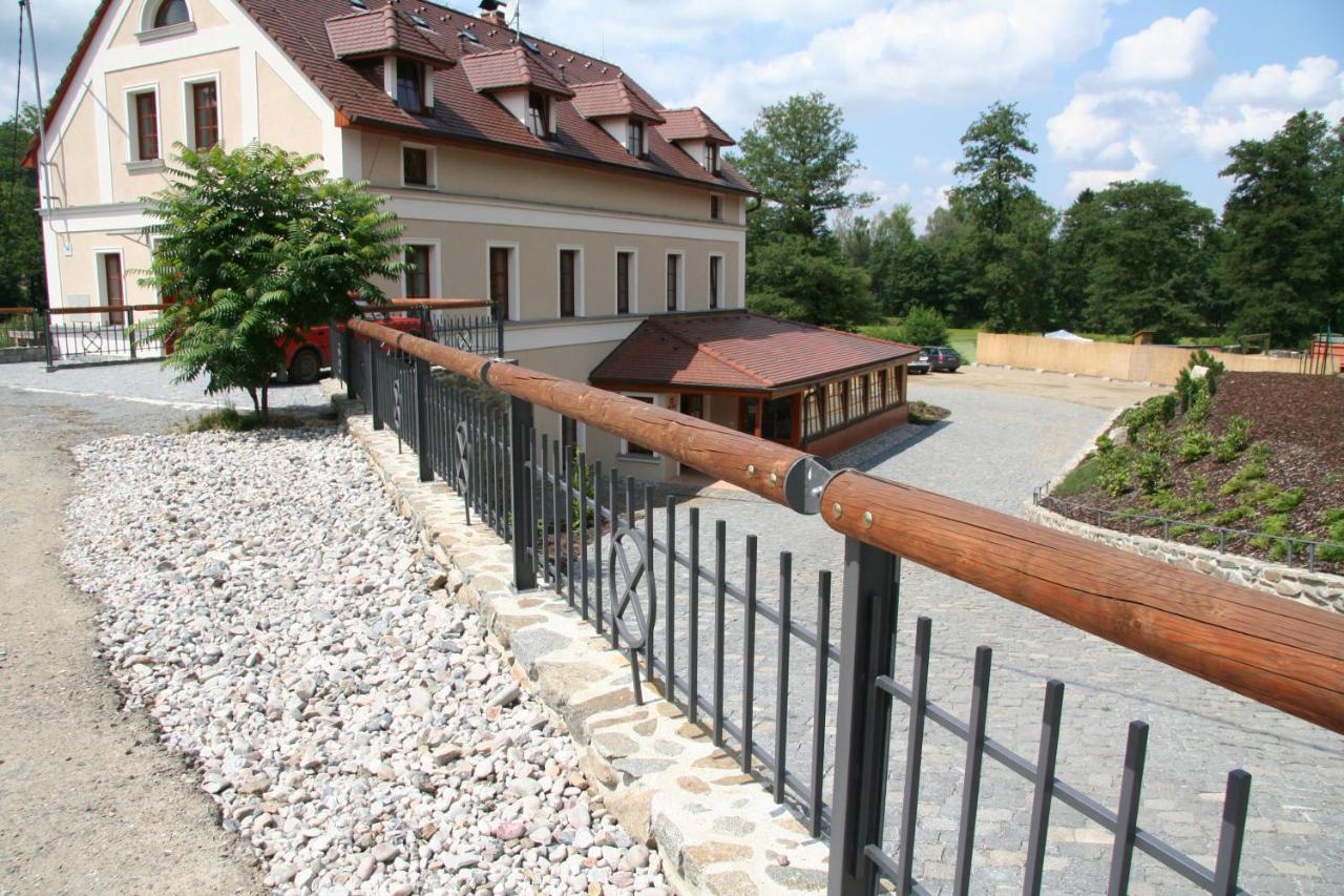 Pension Mlyn Stare Mitrovice Sedlec-Prcice Buitenkant foto