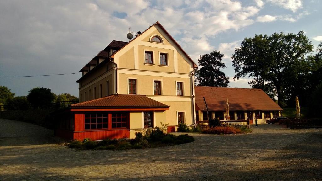 Pension Mlyn Stare Mitrovice Sedlec-Prcice Buitenkant foto